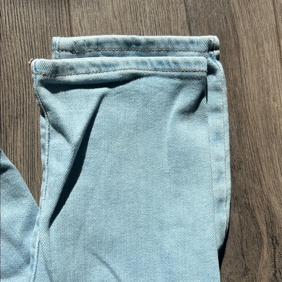 Levi's Women's Light Blue Skinny Jeans - Picture 3 of 7